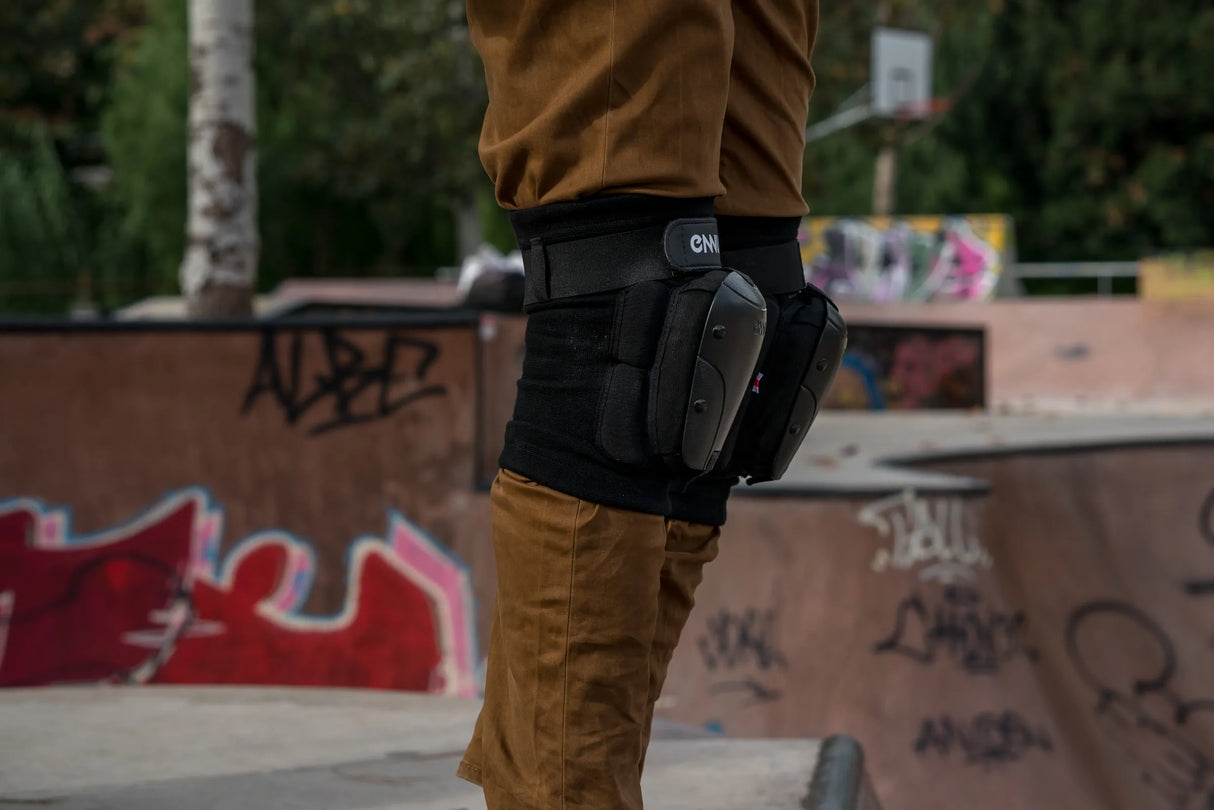 SKA920025 ENNUI Park Knee Pad Schützer Kinder Schützer Kinder Schoner Sportschützer Sportschoner Inlineskates Schützer Knieschoner Knieschützer Knieschutz Knee pads knee guards knee protectors knee sleeves kniestrümpfe Urban Inlineskates Urban Inline Skating Urban Inline Skating Freeskates City Skates Fitness Inliner Sport Skates Sport Inliner Rollerblades Rollerblading Lörrach Freiburg Basel Inliner Skateschule und Skateshop Weil am Rhein SkaMiDan