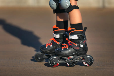 SKA940637 POWERSLIDE Jet Pro Black Kids Inlineskates (größenverstellbar) Inliner Skateschule und Skateshop Weil am Rhein SkaMiDan