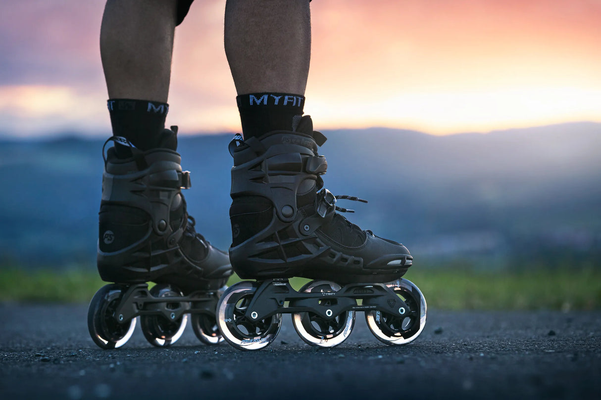 SKA940667 POWERSLIDE Phuzion Argon Black 100 | Trinity X | Fitness Inlineskates Fitness Inline Skating Rollerblading Freizeitskates Freizeit Skating Inlinerfahren Inliner laufen Skating Rollerblades Inline Skateschule und Skateshop SkaMiDan Weil am Rhein Deutschland Germany