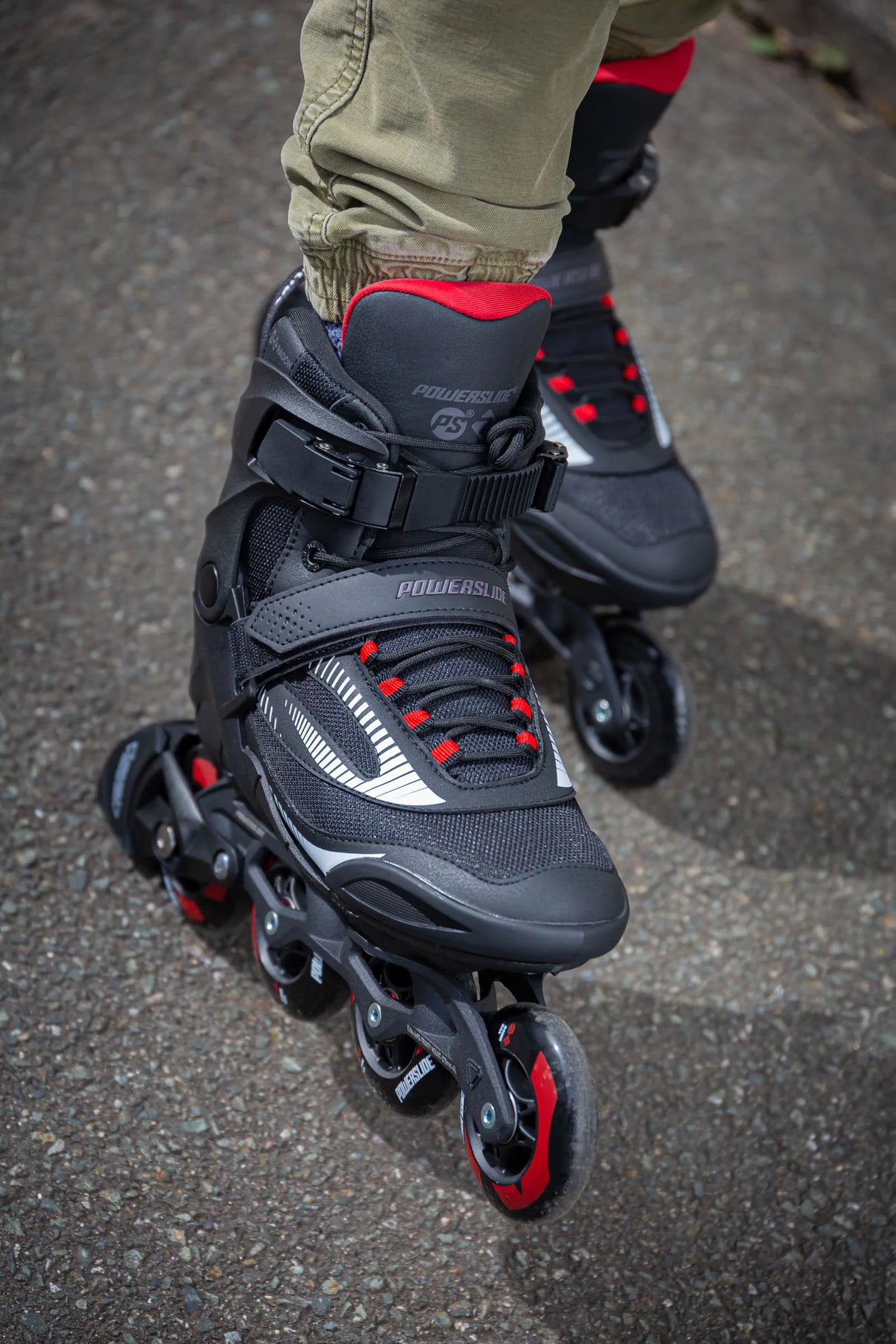 SKA940699 POWERSLIDE Phuzion Radon Charcoal 84 | Schwarz + Rot | Trinity X | Fitness Inlineskates Skates Fitness Inlineskates Inlineskates Sport Inline Skates Rollerblades Urban Inline Skating Urban Inline Skating Freeskates Trainng Skates Strecken Skates Trinity Skates Einsteiger Beginner Inlineskates Inliner Fitness Inliner City Skates Fitness Inliner Sport Skates Sport Inliner Rollerblades Rollerblading Lörrach Freiburg Basel Inliner Skateschule und Skateshop Weil am Rhein SkaMiDan Deutschland Germany