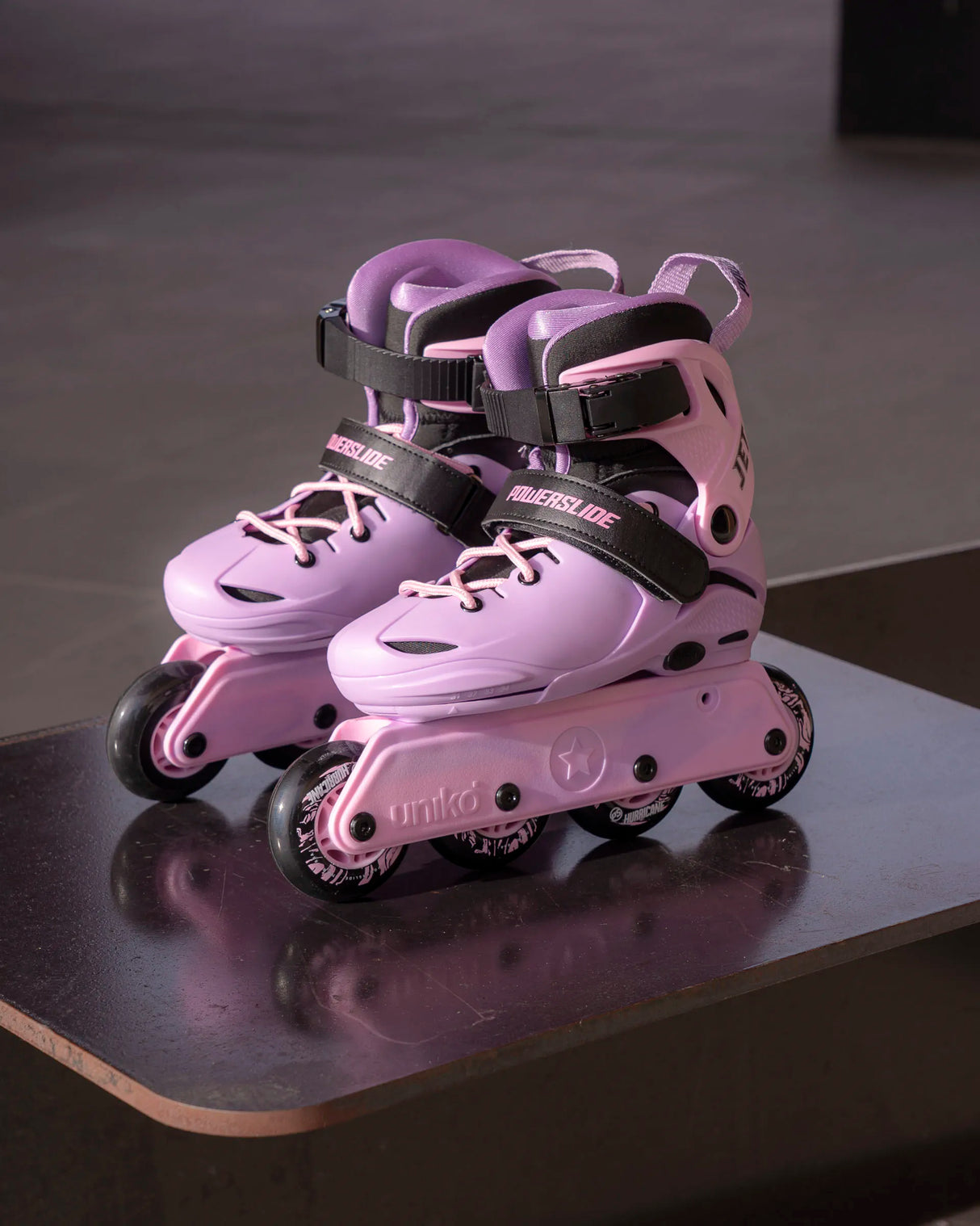 SKA940706 POWERSLIDE Jet Lavender adj. 2024 | Violett + Weiß | Kinder Inlineskates | Größenverstellbar | Größenverstellbar für Kinder Inlineskates Kinder Inliner Kids Skates Rollerblades Inlineskates für Kinder Junior Skates Verstellbare Skates Größenverstlelbare Inlineskates für Kinder Kinder Inliner Kids Inliner Kids Rollerblades Urban Inline Skating Urban Inline Skating Freeskates City Skates Fitness Inliner Sport Skates Sport Inliner Rollerblades Rollerblading Lörrach Freiburg Basel Inliner Skateschule 