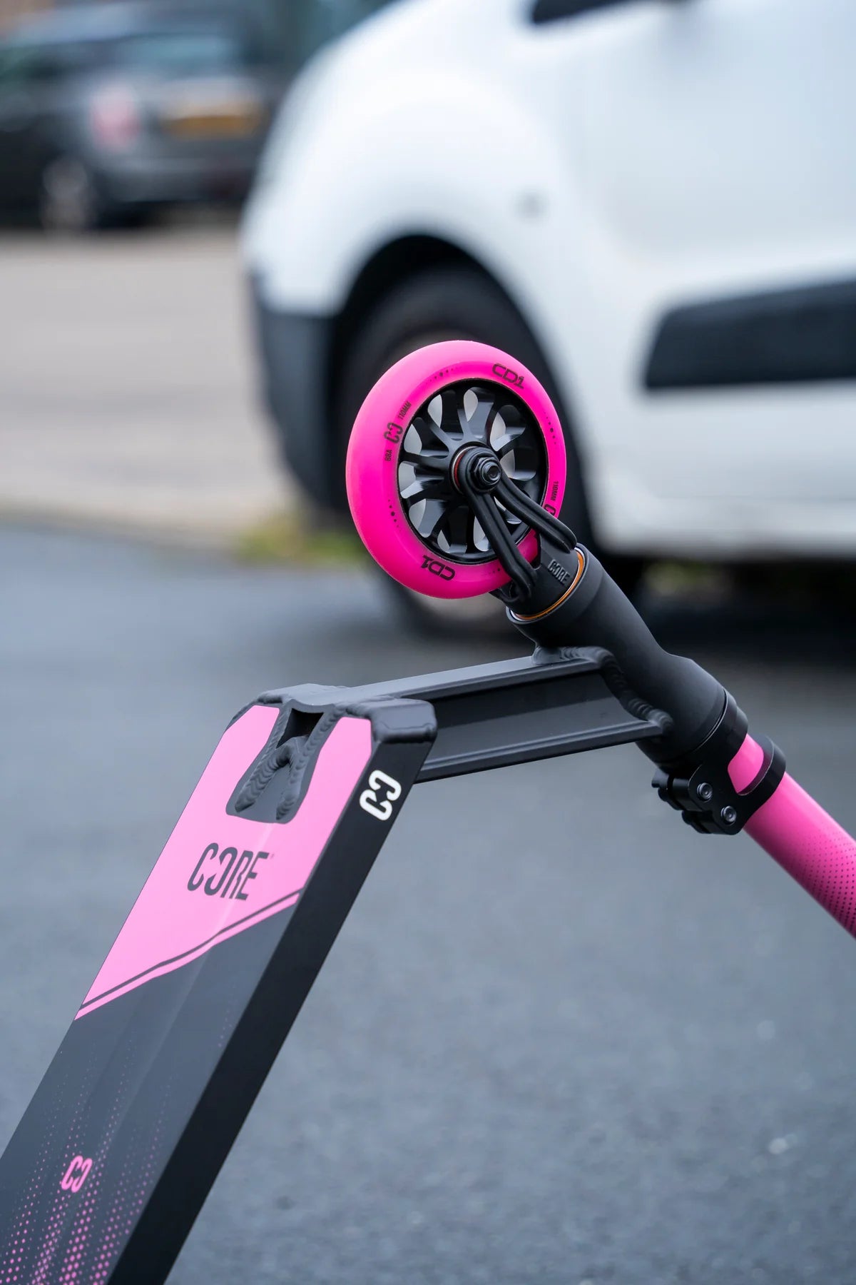 CRE-CD1-BLK CORE CB1 Stunt Scooter – verschiedene Farben | Stunt Roller | Trickroller für den Skatepark Stunt Scooter Kicker Trottinett Scootering Soots Scootworld SkaMiDan Weil am Rhein Basel Lörrach Freiburg Schweiz Deutschland Switzerland Germany Bale Skatepark Roller Stunt Roller Tretroller Action Scooter Kinder Roller Kids Children Stunts Park Trick Scooter