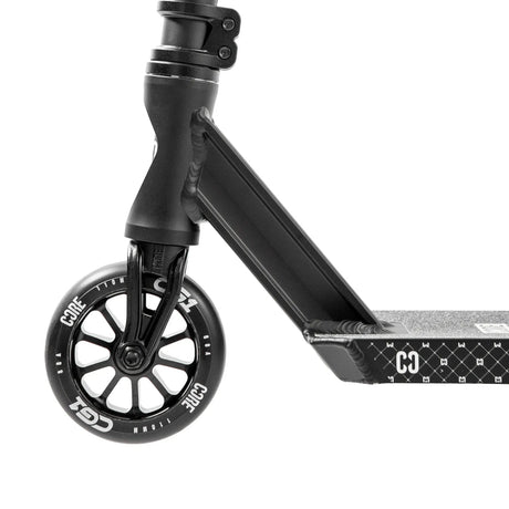 CRE-CG1-BK CORE CG1 Profi Stunt Scooter – verschiedene Farben | Stunt Roller für Fortgeschrittene und Profis | Trickroller für den Skatepark Stunt Scooter Kicker Trottinett Scootering Soots Scootworld SkaMiDan Weil am Rhein Basel Lörrach Freiburg Schweiz Deutschland Switzerland Germany Bale Skatepark Roller Stunt Roller Tretroller Action Scooter Kinder Roller Kids Children Stunts Park Trick Scooter