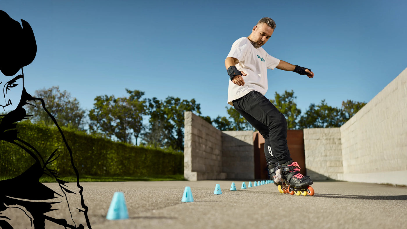 Inline Freestyle Slalom Skating lernen_Trickliste_Titelbild Freestyle Skating Trickliste Tricks lernen Hwo To Freestyle Slalom Skating From the bottom up skamidan trick list skamidans list moves techniken techniques tricks slides liste auflistung tutorials guides intructor instruktionen schule verein coach trainer