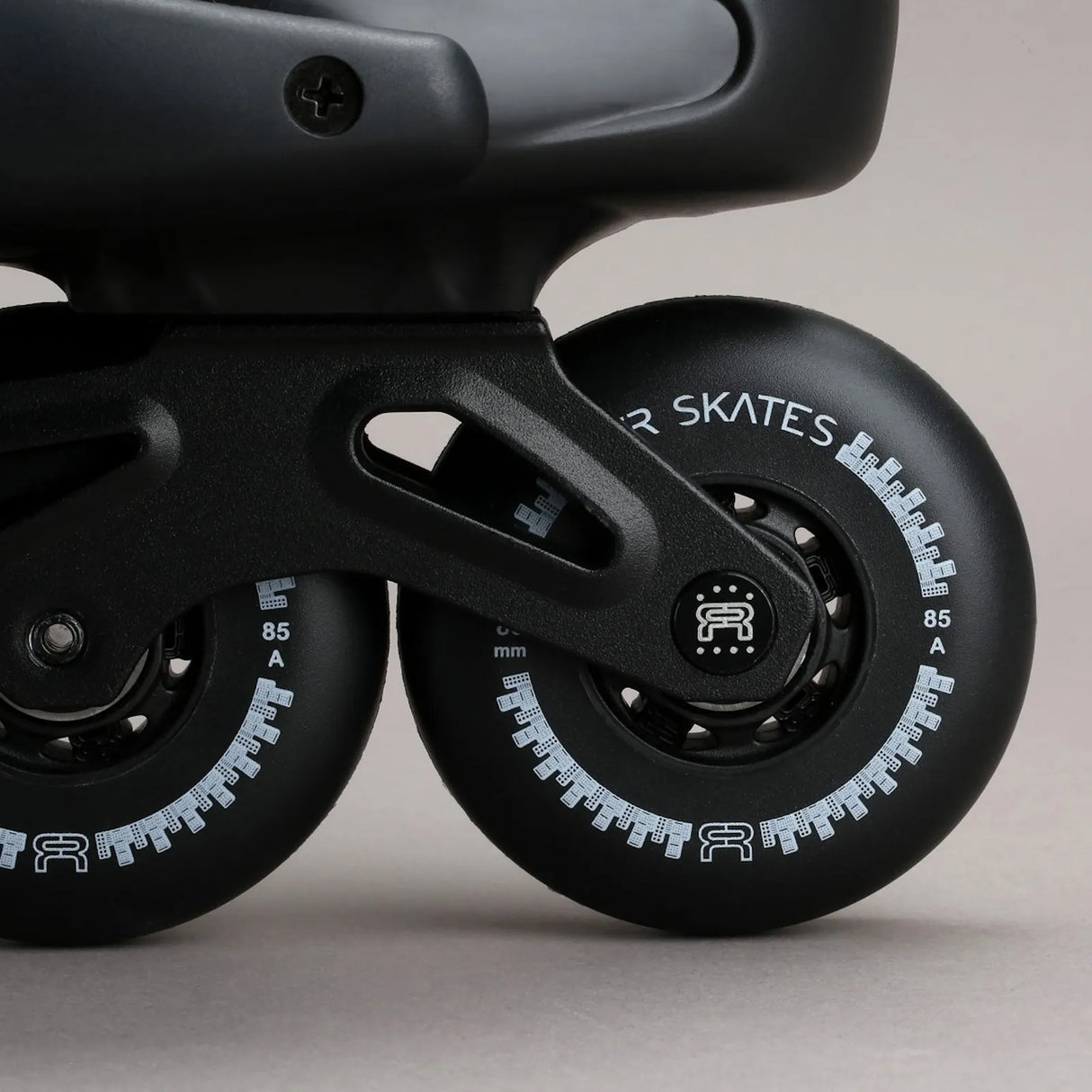 SKA24FRSK-FR380-BK FR Skates FR3 80 – Black 2025 Edition | 165mm Dual Point Mounting | Slalom Skates | Urban & Freestyle Inlineskates Freestyle Slalom Skates Freestyle & Urban Inlineskates Fitness Inlineskates Inlineskates Sport Inline Skates Rollerblades Urban Inline Skating Urban Inline Skating Freeskates Trainng Skates Strecken Skates Trinity Skates Einsteiger Beginner Inlineskates Inliner Fitness Inliner City Skates Fitness Inliner Sport Skates Sport Inliner Rollerblades Rollerblading Lörrach Freiburg B
