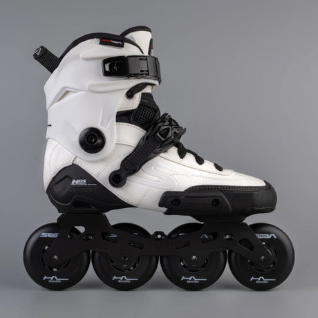 SKA24SSK-SHL80-WH SEBA Skates High Light 80 – White 2025 | 165mm Dual Point Mounting | Urban & Freestyle Inlineskates Freeskates inline trick skaten Urban Inlineskates Freestyle Inlineskates Free Skates Slalom Skates Freestyle Inlineskates Freestyle Rollerblades Slalom Blades Urban Inlineskates Freeskates Fitness Inlineskates Inlineskates Sport Inline Skates Rollerblades Urban Inline Skating Urban Inline Skating Freeskates Trainng Skates Strecken Skates Trinity Skates Einsteiger Beginner Inlineskates Inline