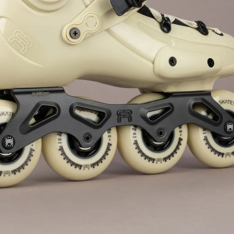 SKA25FRSK-FR380-SD FR Skates FR3 80 – Sand 2026 Edition | 165mm Dual Point Mounting | Slalom Skates | Urban & Freestyle Inlineskates Freestyle Slalom Skates Freestyle & Urban Inlineskates Fitness Inlineskates Inlineskates Sport Inline Skates Rollerblades Urban Inline Skating Urban Inline Skating Freeskates Trainng Skates Strecken Skates Trinity Skates Einsteiger Beginner Inlineskates Inliner Fitness Inliner City Skates Fitness Inliner Sport Skates Sport Inliner Rollerblades Rollerblading Lörrach Freiburg Ba