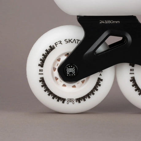 SKA25FRSK-FR380-WH FR Skates FR3 80 – White 2025 Edition | 165mm Dual Point Mounting | Slalom Skates | Urban & Freestyle Inlineskates Freestyle Slalom Skates Freestyle & Urban Inlineskates Fitness Inlineskates Inlineskates Sport Inline Skates Rollerblades Urban Inline Skating Urban Inline Skating Freeskates Trainng Skates Strecken Skates Trinity Skates Einsteiger Beginner Inlineskates Inliner Fitness Inliner City Skates Fitness Inliner Sport Skates Sport Inliner Rollerblades Rollerblading Lörrach Freiburg B