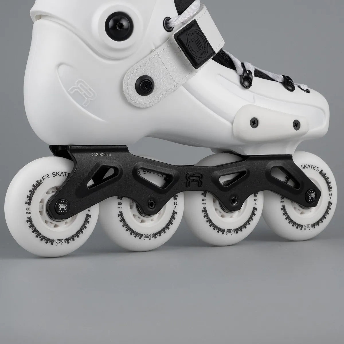 SKA25FRSK-FRX80-WH FR Skates FRX 80 – White 2025 Edition | 165mm Dual Point Mounting | Slalom Skates | Urban & Freestyle Inlineskates Freestyle Slalom Skates Freestyle & Urban Inlineskates Fitness Inlineskates Inlineskates Sport Inline Skates Rollerblades Urban Inline Skating Urban Inline Skating Freeskates Trainng Skates Strecken Skates Trinity Skates Einsteiger Beginner Inlineskates Inliner Fitness Inliner City Skates Fitness Inliner Sport Skates Sport Inliner Rollerblades Rollerblading Lörrach Freiburg B