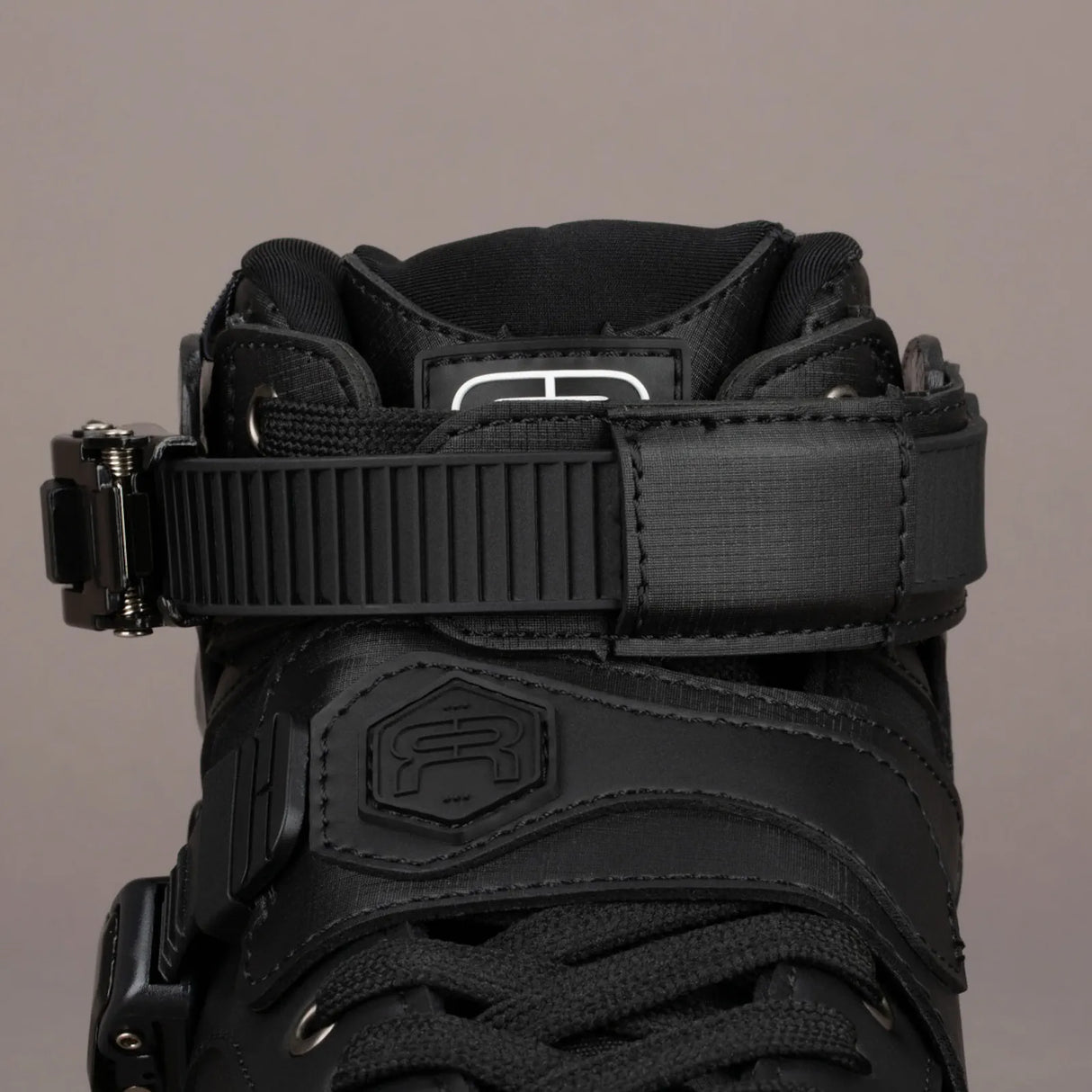 SKA25FRSKB-SLSP-BK FR Skates FR SL Speed Boot only – Black 2025 Edition | 165mm Dual Point Mounting | Slalom Skates | Speed & Freestyle Inlineskates Freestyle Slalom Skates Freestyle & Urban Inlineskates Fitness Inlineskates Inlineskates Sport Inline Skates Rollerblades Urban Inline Skating Urban Inline Skating Freeskates Trainng Skates Strecken Skates Trinity Skates Einsteiger Beginner Inlineskates Inliner Fitness Inliner City Skates Fitness Inliner Sport Skates Sport Inliner Rollerblades Rollerblading Lör