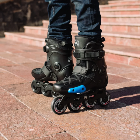 SKA26FRSK-FRJ-BK FR Skates FR J - V2 – Black | Flat, Bana Rocker & Single Rocker | 3er Größen | Kinder Urban & Freestyle Slalom Inlineskates Skates Freeride Freeskates inline trick skaten Urban Inlineskates Freestyle Inlineskates Free Skates Slalom Skates Freestyle Inlineskates Freestyle Rollerblades Slalom Blades Urban Inlineskates Freeskates Fitness Inlineskates Inlineskates Sport Inline Skates Rollerblades Urban Inline Skating Urban Inline Skating Freeskates Trainng Skates Strecken Skates Trinity Skates 