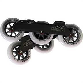 SKA326085 POWERSLIDE Nova Frame 3x110mm 260mm + Undercover Wheels 3×110mm 85a | Schwarz | Urban Inline Skating | Urban Inline Skating Frames Rahmen für inline Skates Frames for inline Skating Urban Inline Skating Frames Inliner Rahmen für das urbane Gelände Lörrach Freiburg Basel Inliner Skateschule und Skateshop Weil am Rhein SkaMiDan Deutschland Germany
