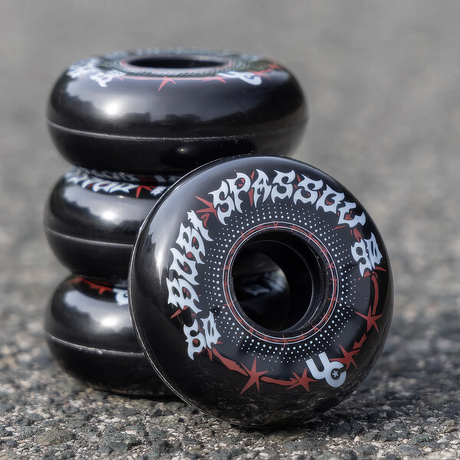 SKA406369 UNDERCOVER Bobi Spassov Pro Wheels – 60mm 90A – Schwarz-Rot | Undercover Rollen | Aggressive Inline Rollen Aggressive Wheels Inline Rollen Aggressive Inline Rollen Stuntrollen Rollerblades Rollerblading Aggressive Inline Skating Blading Inliner Skateschule Skateshop Weil am Rhein SkaMiDan Lörrach Freiburg Basel Deutschland Germany