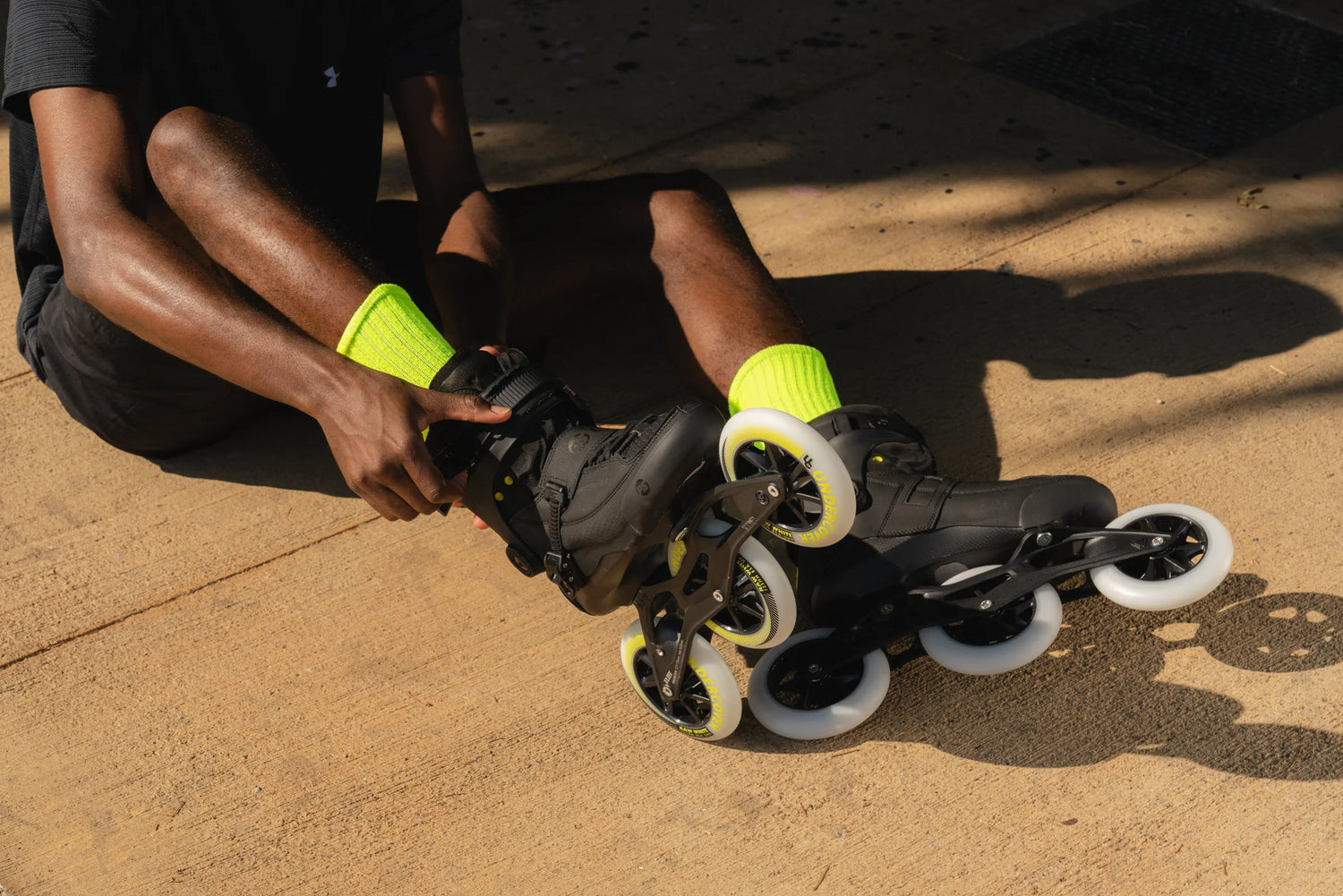 SKA510041 POWERSLIDE Swell Carbon 125 – Schwarz – 3D Adapt | Trinity Mounting | Fitness & Perfomance Inlineskates Premium Freeskates Trainng Skates Strecken Skates Trinity Skates Einsteiger Beginner Inlineskates Inliner Fitness Inliner City Skates Fitness Inliner Sport Skates Sport Inliner Rollerblades Rollerblading Lörrach Freiburg Basel Inliner Skateschule und Skateshop Weil am Rhein SkaMiDan Deutschland Germany