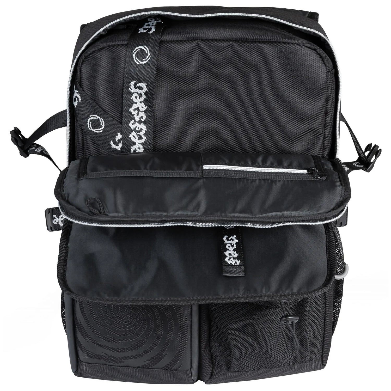 SKA61027 MESMER Crossover Pro Bag – Backpack – Schwarz | Skaterucksack mit Halterungen für Inlineskates + Co. | Zubehör für Inline Skating | Inline Skating Fitness Inline Skating Urban Inline Skating | Aggressive inline Skating | Lörrach Freiburg Basel Inliner Skateschule und Skateshop Weil am Rhein SkaMiDan Deutschland Germany
