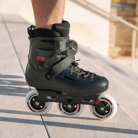 SKA880255 POWERSLIDE Zoom One Black 100 | Nietbefestigung | Auch für breite Füße geeignet | Urban Inlineskates Inline Skates Rollerblades Urban Inline Skating Urban Inline Skating Freeskates Trainng Skates Strecken Skates Trinity Skates Einsteiger Beginner Inlineskates Inliner Fitness Inliner City Skates Fitness Inliner Sport Skates Sport Inliner Rollerblades Rollerblading Lörrach Freiburg Basel Inliner Skateschule und Skateshop Weil am Rhein SkaMiDan Deutschland Germany