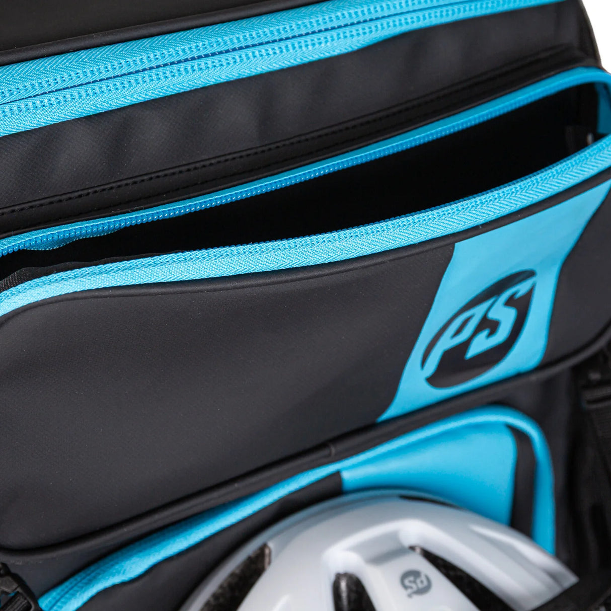 SKA907105 POWERSLIDE UBC Road Runner Jr – Junior | Backpack | Universal Bag Concept | Skaterucksack mit Halterungen für Inlineskates | Zubehör für Inline Skating | Inline Skating Fitness Inline Skating Urban Inline Skating | Aggressive inline Skating | Lörrach Freiburg Basel Inliner Skateschule und Skateshop Weil am Rhein SkaMiDan Deutschland Germany
