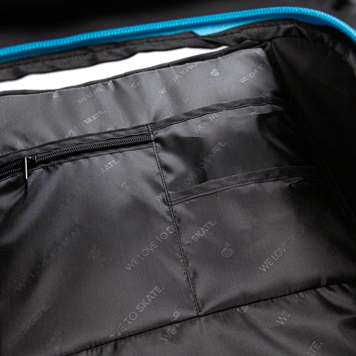 SKA907105 POWERSLIDE UBC Road Runner Jr – Junior | Backpack | Universal Bag Concept | Skaterucksack mit Halterungen für Inlineskates | Zubehör für Inline Skating | Inline Skating Fitness Inline Skating Urban Inline Skating | Aggressive inline Skating | Lörrach Freiburg Basel Inliner Skateschule und Skateshop Weil am Rhein SkaMiDan Deutschland Germany
