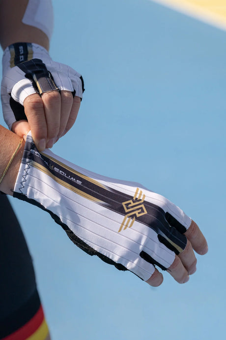 SKA910910 SWINGS Aero Gloves White | Handschoner ohne Plastikkappe | Schützer Für das Fitness Inline Skating | Fitness Skating Protektors | Schoner für Inline Skater | Protektion for Inline Skater | Knee Pads | Knieschützer | Knieschoner | Elbow Pads | Ellenbogen Protektoren | Lörrach Freiburg Basel Inliner Skateschule und Skateshop Weil am Rhein SkaMiDan Deutschland Germany