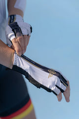 SKA910910 SWINGS Aero Gloves White | Handschoner ohne Plastikkappe | Schützer Für das Fitness Inline Skating | Fitness Skating Protektors | Schoner für Inline Skater | Protektion for Inline Skater | Knee Pads | Knieschützer | Knieschoner | Elbow Pads | Ellenbogen Protektoren | Lörrach Freiburg Basel Inliner Skateschule und Skateshop Weil am Rhein SkaMiDan Deutschland Germany