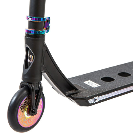 SKACRE-CL1-BNLE CORE CL1 Stunt Scooter Pro – Schwarz Neochrome Chrome Black | Stunt Roller für Fortgeschrittene und Profis | Trickroller für den Skatepark Stunt Scooter Kicker Trottinett Scootering Soots Scootworld SkaMiDan Weil am Rhein Basel Lörrach Freiburg Schweiz Deutschland Switzerland Germany Bale Skatepark Roller Stunt Roller Tretroller Action Scooter Kinder Roller Kids Children Stunts Park Trick Scooter