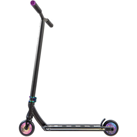 SKACRE-CL1-BNLE CORE CL1 Stunt Scooter Pro – Schwarz Neochrome Chrome Black | Stunt Roller für Fortgeschrittene und Profis | Trickroller für den Skatepark Stunt Scooter Kicker Trottinett Scootering Soots Scootworld SkaMiDan Weil am Rhein Basel Lörrach Freiburg Schweiz Deutschland Switzerland Germany Bale Skatepark Roller Stunt Roller Tretroller Action Scooter Kinder Roller Kids Children Stunts Park Trick Scooter