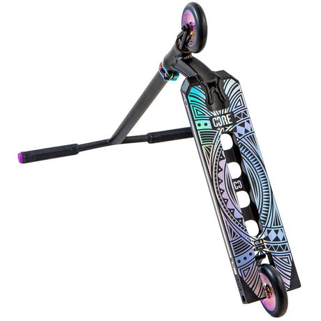 SKACRE-CL1-BNLE CORE CL1 Stunt Scooter Pro – Schwarz Neochrome Chrome Black | Stunt Roller für Fortgeschrittene und Profis | Trickroller für den Skatepark Stunt Scooter Kicker Trottinett Scootering Soots Scootworld SkaMiDan Weil am Rhein Basel Lörrach Freiburg Schweiz Deutschland Switzerland Germany Bale Skatepark Roller Stunt Roller Tretroller Action Scooter Kinder Roller Kids Children Stunts Park Trick Scooter
