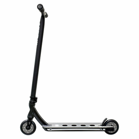 SKACRE-CL1 CORE CL1 Stunt Scooter Pro – Schwarz Black | Stunt Roller für Fortgeschrittene und Profis | Trickroller für den Skatepark Stunt Scooter Kicker Trottinett Scootering Soots Scootworld SkaMiDan Weil am Rhein Basel Lörrach Freiburg Schweiz Deutschland Switzerland Germany Bale Skatepark Roller Stunt Roller Tretroller Action Scooter Kinder Roller Kids Children Stunts Park Trick Scooter
