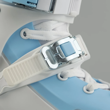 SKAFRSK-NEO190-LZ FR Skates Neo 1 – LZ Promodel – White Blue – Linda Zhu | 165mm Dual Point Mounting | Urban & Freestyle Inlineskates Slide Inline Skates Rollerblades Urban Inline Skating Freeskates Trainng Skates Strecken Skates Trinity Skates Einsteiger Beginner Inlineskates Inliner Fitness Inliner City Skates Fitness Inliner Sport Skates Sport Inliner Rollerblades Rollerblading Lörrach Freiburg Basel Inliner Skateschule und Skateshop Weil am Rhein SkaMiDan Deutschland Germany