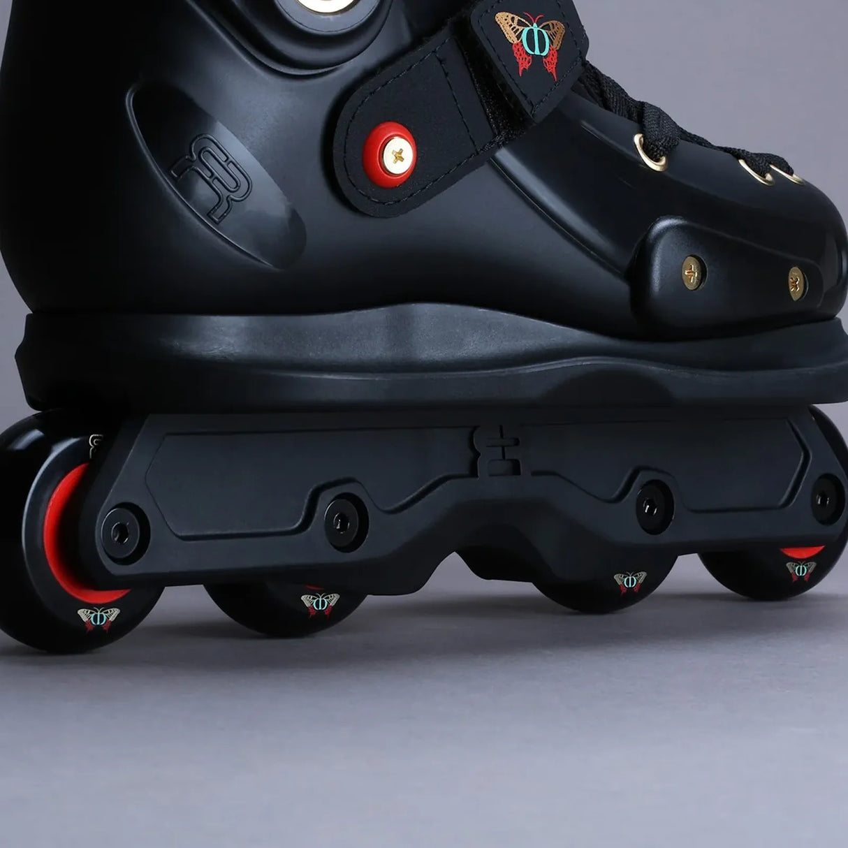 SKAFRSK-UFRST-DD-BK FR Skates UFR Street – Diako Diaby – Black | UFS Mounting | Aggressive Inlineskates Aggressive Inlineskates Stunt Skates Rollerblades aggressive frames kizer Aggressive Skates Stunt Skates Rollerblading Aggressive Inline Disroyal Icon Iqon Mesmer Best Aggressive Skates 2021 Top Stunt Skates USD Aeon Skates USD Aeon 60 Inliner Sport Skates Sport Inliner Rollerblades Rollerblading Lörrach Freiburg Basel Inliner Skateschule und Skateshop Weil am Rhein SkaMiDan Deutschland Germany