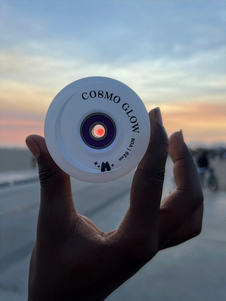 SKAMoxCosmo/PurpleHaze/4-Pack MOXI Cosmo Glow Wheels – 62mm x 32mm 80A | LED Rollen für Rollschuhe in verschiedenen Farben | Leuchtrollen | Dance & Lifestyle Roller Skating | Park Rollschuhe Park Quad Skates Chaya Plates Roller Skates Aggressive Quad Skates Park Rollschuhe Lifestyle Rollschuhe Lifestyle Roller Skates Skaterpark Stunt Rollschuhe Rollschuhe Roller Skates Roller Skates Lifestyle Roller Skates Rollschuhe Park Tanz Rollschuhe Barbie Park Quad Skates Roller Skates Lifestyle Rollschuhe Skatepark R