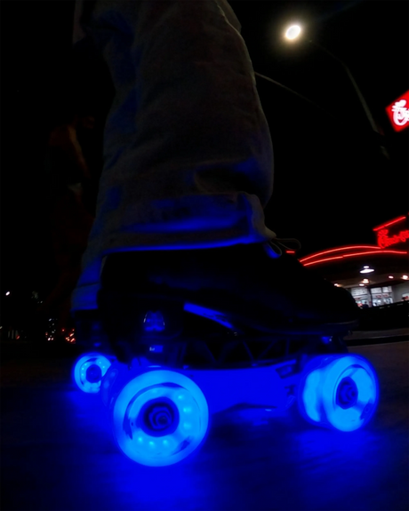 SKAMoxCosmo/PurpleHaze/4-Pack MOXI Cosmo Glow Wheels – 62mm x 32mm 80A | LED Rollen für Rollschuhe in verschiedenen Farben | Leuchtrollen | Dance & Lifestyle Roller Skating | Park Rollschuhe Park Quad Skates Chaya Plates Roller Skates Aggressive Quad Skates Park Rollschuhe Lifestyle Rollschuhe Lifestyle Roller Skates Skaterpark Stunt Rollschuhe Rollschuhe Roller Skates Roller Skates Lifestyle Roller Skates Rollschuhe Park Tanz Rollschuhe Barbie Park Quad Skates Roller Skates Lifestyle Rollschuhe Skatepark R