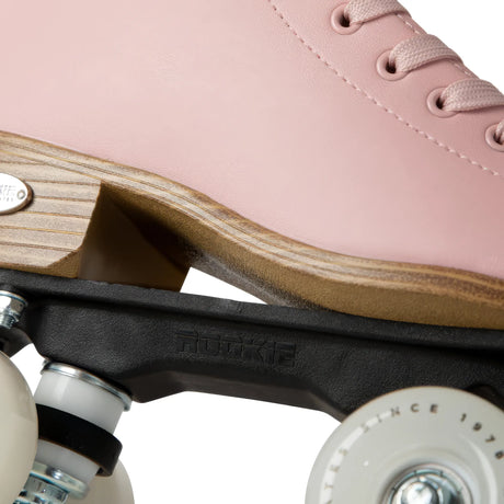 SKARKE-SKA-29 ROOKIE Classic 78 Rollerskates – Pink | Rosa Rookie Skates | Lifestyle Rollschuhe Quad Skates Jam Rollschuhe Lifestyle Rollschuhe Roller Skates Skaterpark Stunt Rollschuhe Roller Skates Roller Skates Park Tanz Rollschuhe Barbie Park Quad Skates Roller Skates Lifestyle Rollschuhe Skatepark Rollschuhe Chaya Quad Skates Aggressive Quad Skates Rollschuhe Stunt Rollschuhe Rollkunstlauf Rollschuhe Rollerskates Schwarze Rollschuhe Lifestyle Rollschuhe Roller Skating Quad Skating Skateschule und Skate