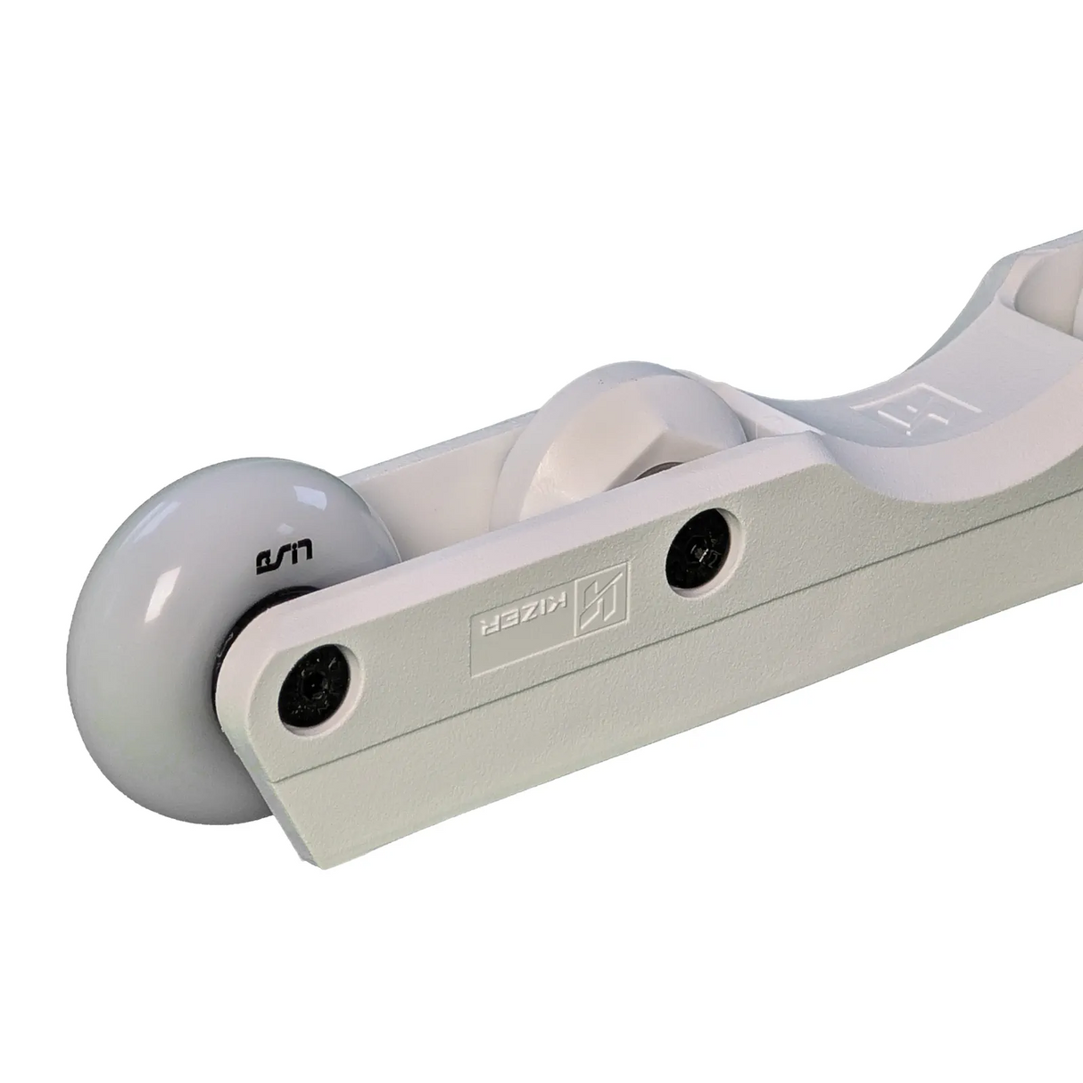 SKASKA5890 Kizer Fluid IV Team Chess White Komplettpaket 2x60mm 88A +2x Antirocker + ABEC 9 Kugellagern und Spacer | 1-Paar | UFS Antirocker Rahmen | Aggressive Inline Skating Inline Skating | Urban Inline Skating Frames Rahmen für inline Skates Frames for inline Skating Urban Inline Skating Frames Inliner Rahmen für das urbane Gelände Lörrach Freiburg Basel Inliner Skateschule und Skateshop Weil am Rhein SkaMiDan Deutschland Germany
