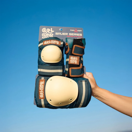 SKATRI-PCO TRIPLE EIGHT Saver Series Pads 3-Pack - GRLSWIRL Signature Edition – Blau | Schonerset | Schützerset Schützer Schoner Inliner Schoner Inline Schützer protectors skate Skate Schützer Inliner Schützer Schutzausrüstung protection Schlank Dünn Slim inline skating inliner inlineksaten rollerbladen rollerskaten Inlineskates Rollerblades Fitness Skates Slalom Skates rollerblades rollerblading inline skating Lörrach Freiburg Basel Inliner Skateschule und Skateshop Weil am Rhein SkaMiDan