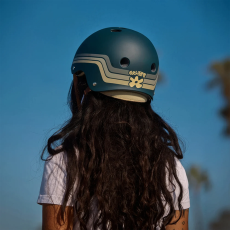 SKATRI-PHE TRIPLE EIGHT Deep Cover GRLSWIRL Signature Helm – Blau Grau – 51–60 cm  | Skatehelm | Stunt Helm für den Actionsport Skate helmet Skatehelm Kopf Signature Edition Girl Swirls Bike Helm Stunt Helm Skatehelm Stunt Skatehelm Größenverstellbar protectors skate helmet aggressive helmet wind helmet skatehelm surzhelm radhelm fahrradhelm sporthelm schutzhelm Skate Schützer Inliner Schützer Schutzausrüstung Fingerschutz Handschuhe inline skating inliner inlineksaten rollerbladen rollerskaten Inlineskat